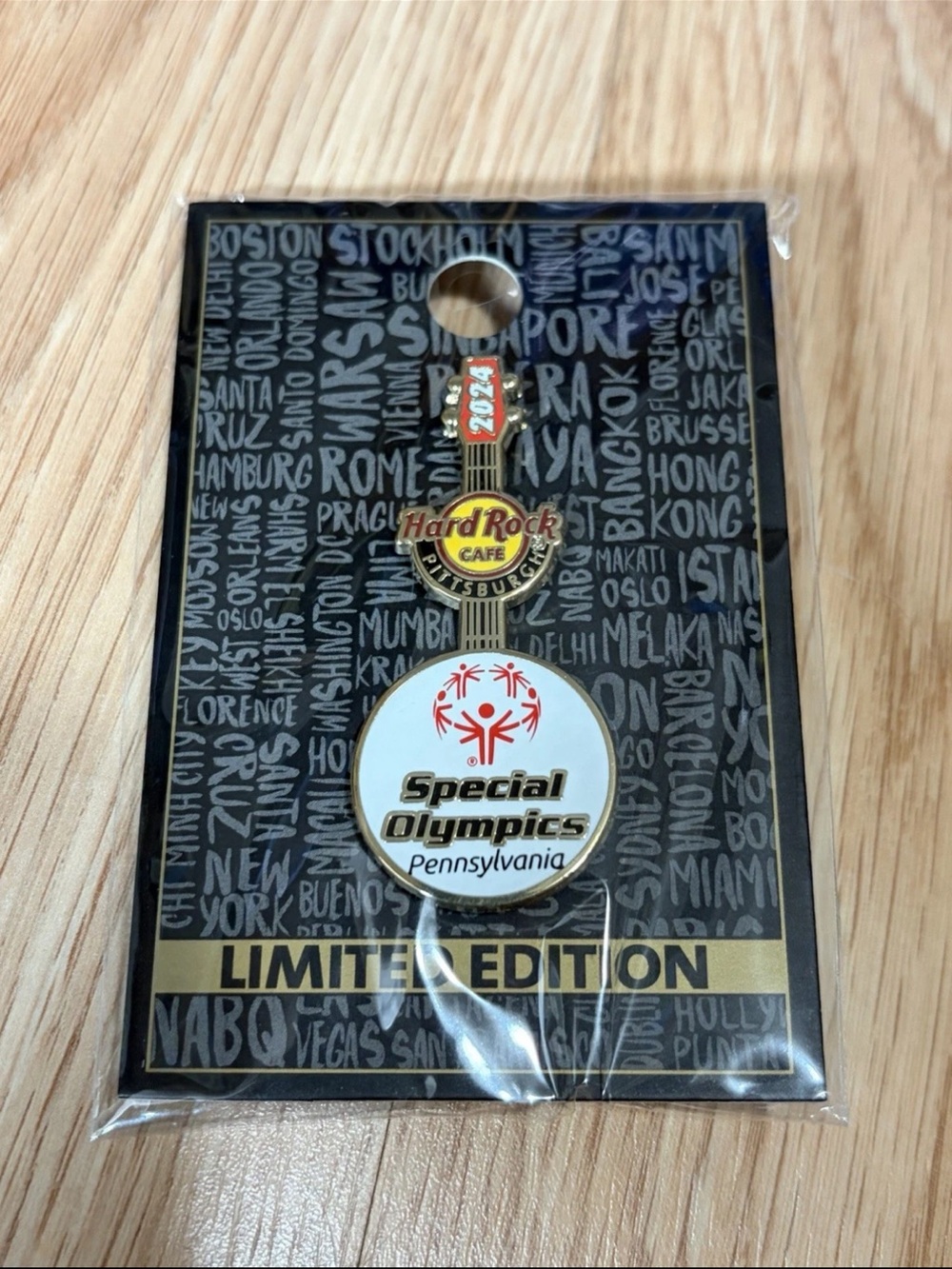 Hard Rock Cafe Pittsburgh Special Olympics Guitar 2024 Pin LE 200 New On Card
